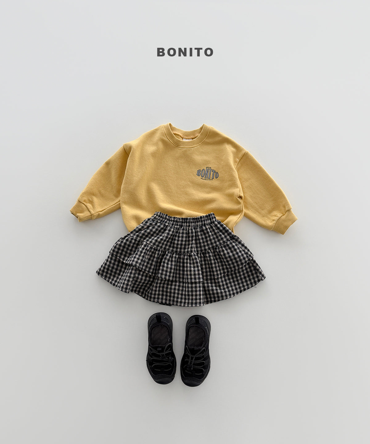 27.Bonito Embossed Sweatshirt