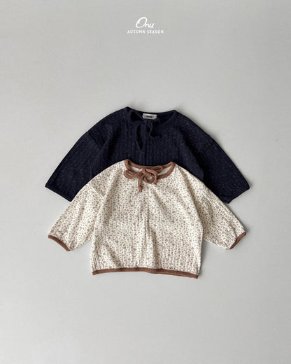 06. Floral Ribbon Tee