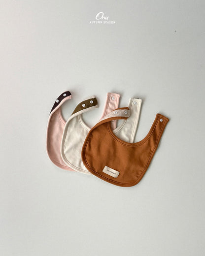 45. Reversible Hat (Double-Sided Ribbed Fabric)