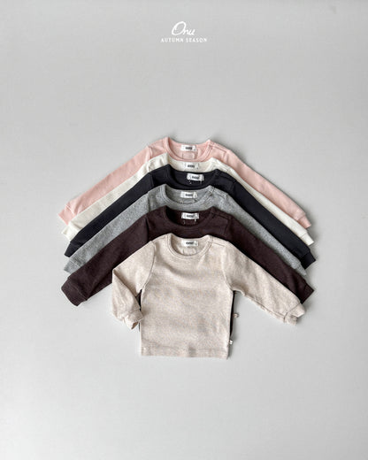 01. Ribbed Stretch Tee
