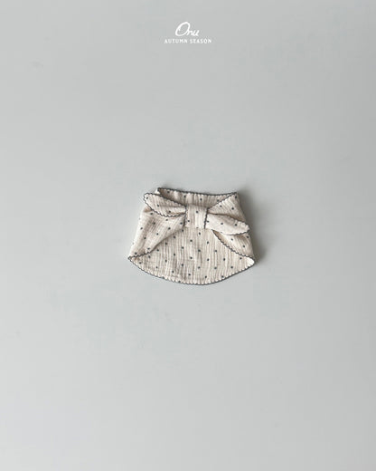 43. Scarf Bib