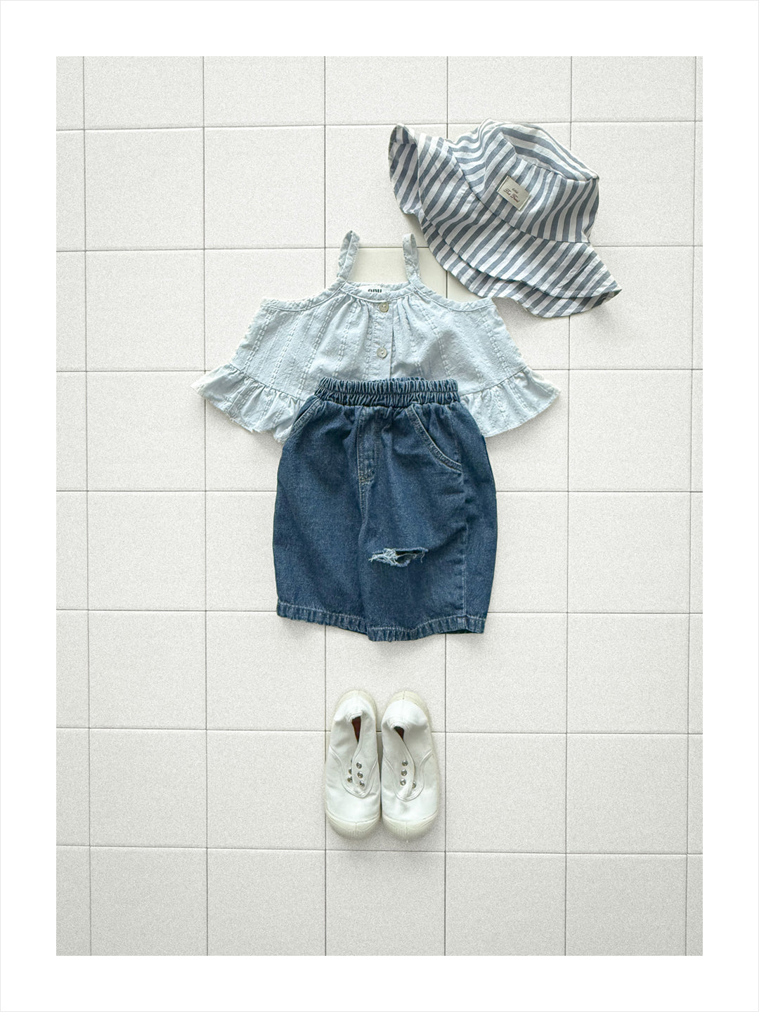 【PREORDER受付終了、ご希望はお問い合わせください。】26.Frill sleeveless blouse