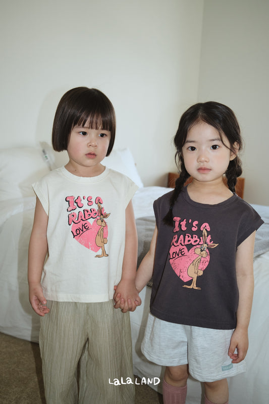 【PREORDER受付終了、ご希望はお問い合わせください。】63.Love Rabbit Sleeveless T-shirt