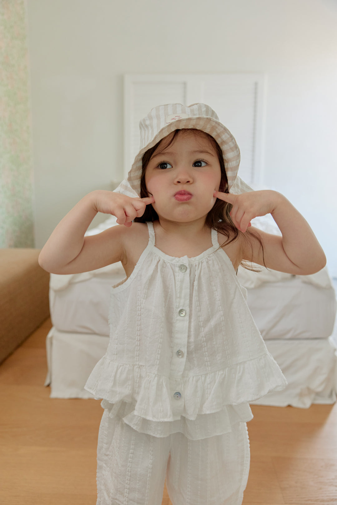 【PREORDER受付終了、ご希望はお問い合わせください。】26.Frill sleeveless blouse