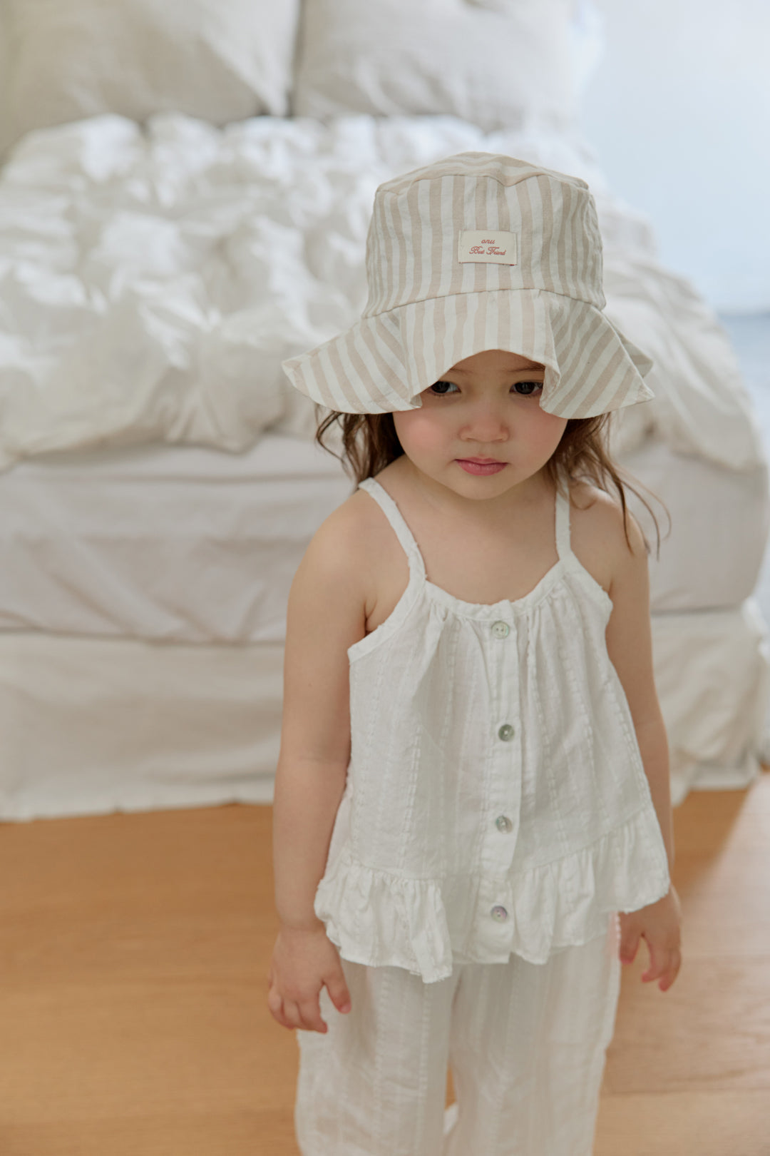 【PREORDER受付終了、ご希望はお問い合わせください。】26.Frill sleeveless blouse