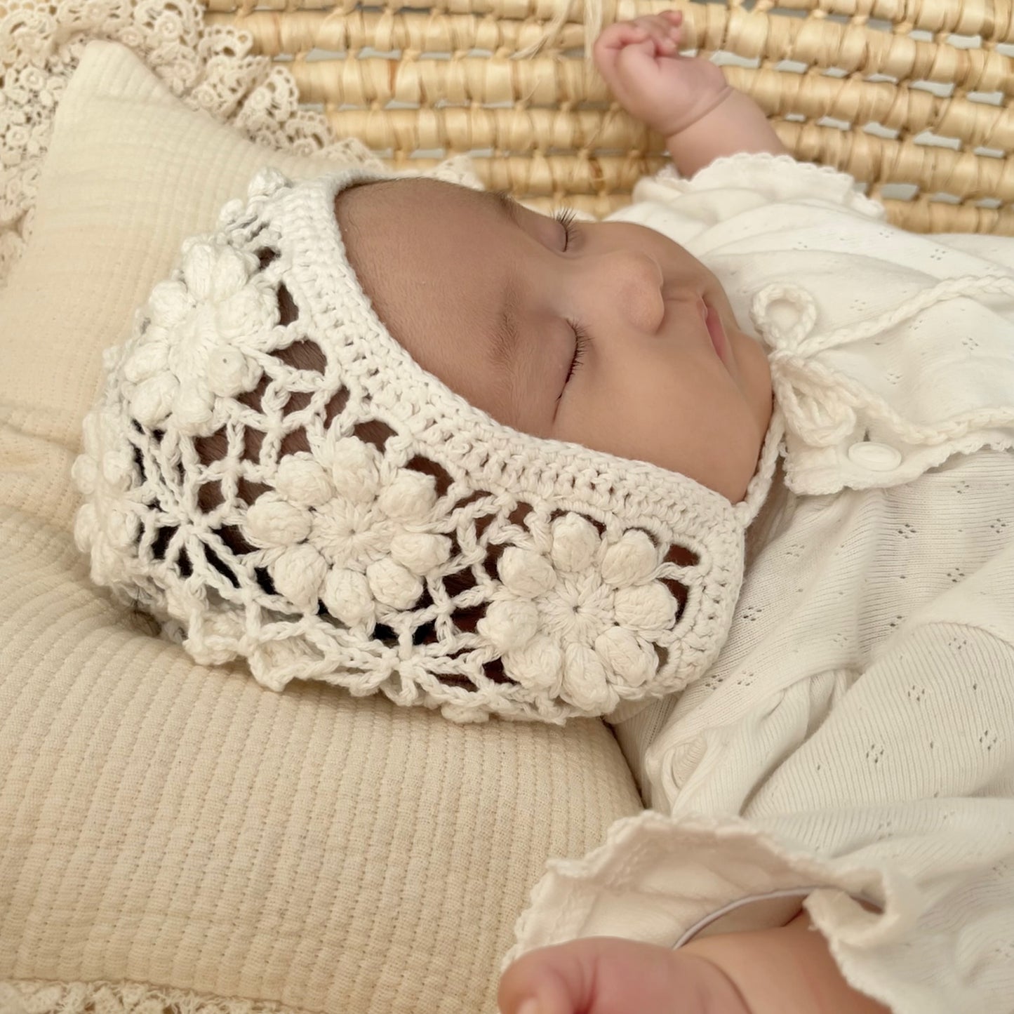 ｟送料無料｠【即納】Handmade knit bonnet