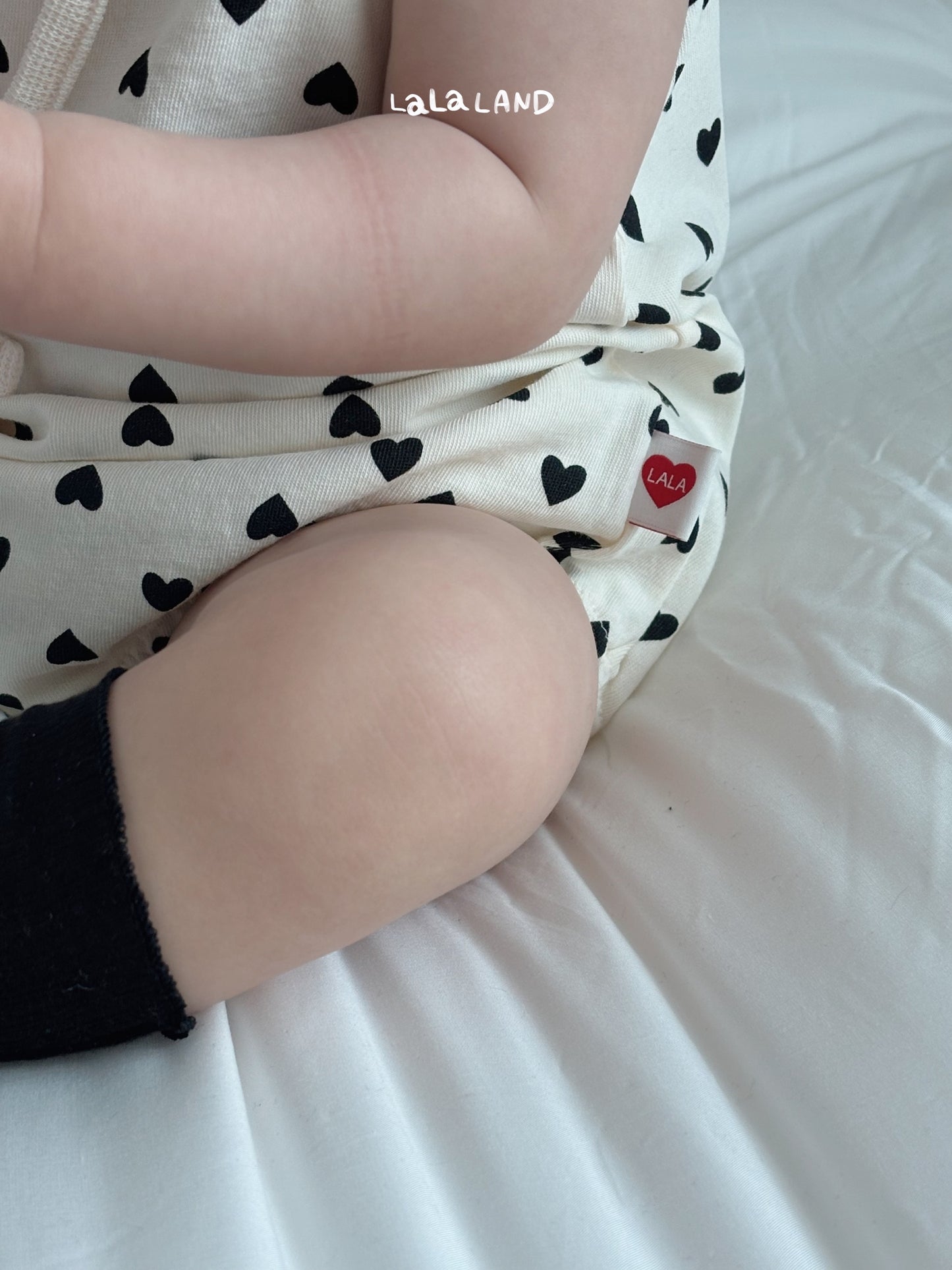 【PREORDER受付終了、ご希望はお問い合わせください。】13.Baby Heart Dot Suit