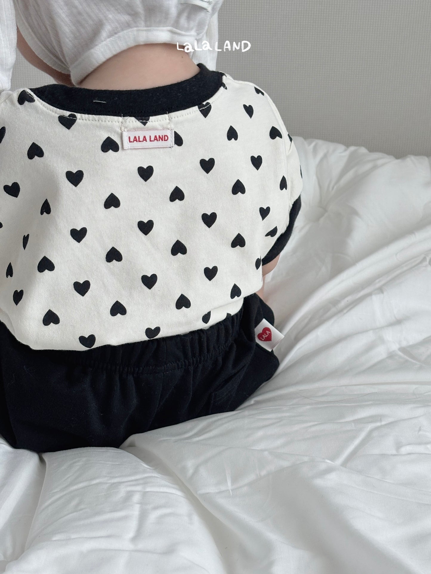 【PREORDER受付終了、ご希望はお問い合わせください。】31.Baby Heart Dot T-shirt