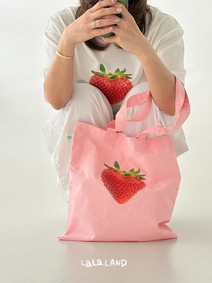 【PREORDER受付終了、ご希望はお問い合わせください。】84.Mom Berry Apple T-shirt