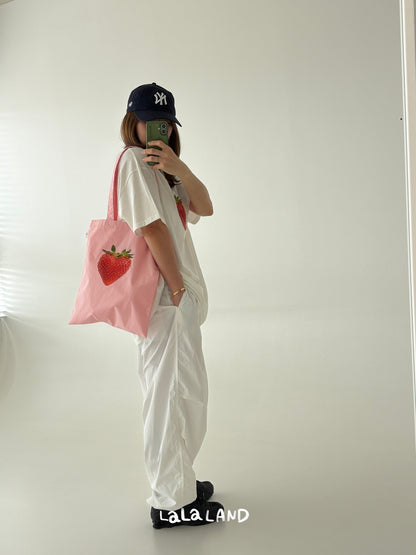 【PREORDER受付終了、ご希望はお問い合わせください。】84.Mom Berry Apple T-shirt