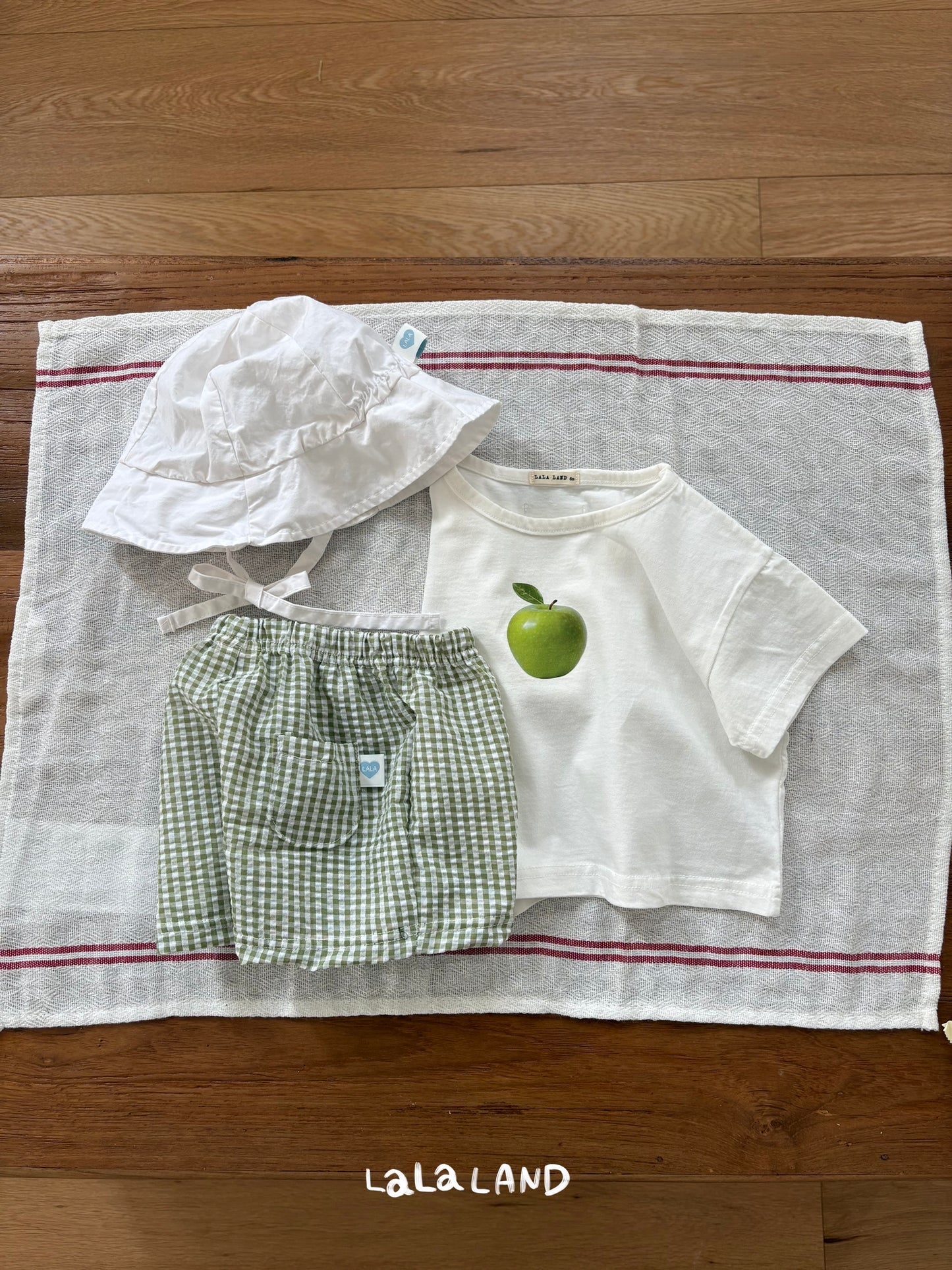 【PREORDER受付終了、ご希望はお問い合わせください。】27.Baby Berry Apple T-shirt