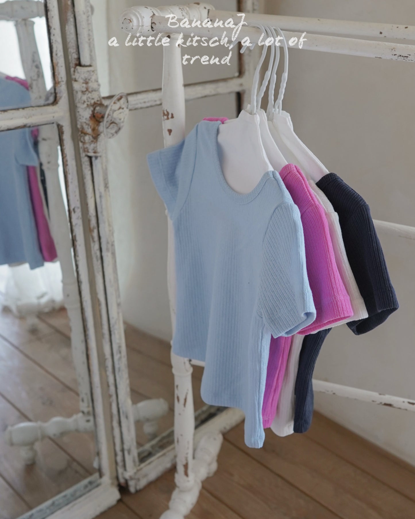 【PREORDER受付終了、ご希望はお問い合わせください。】21.Joy U-Neck Top