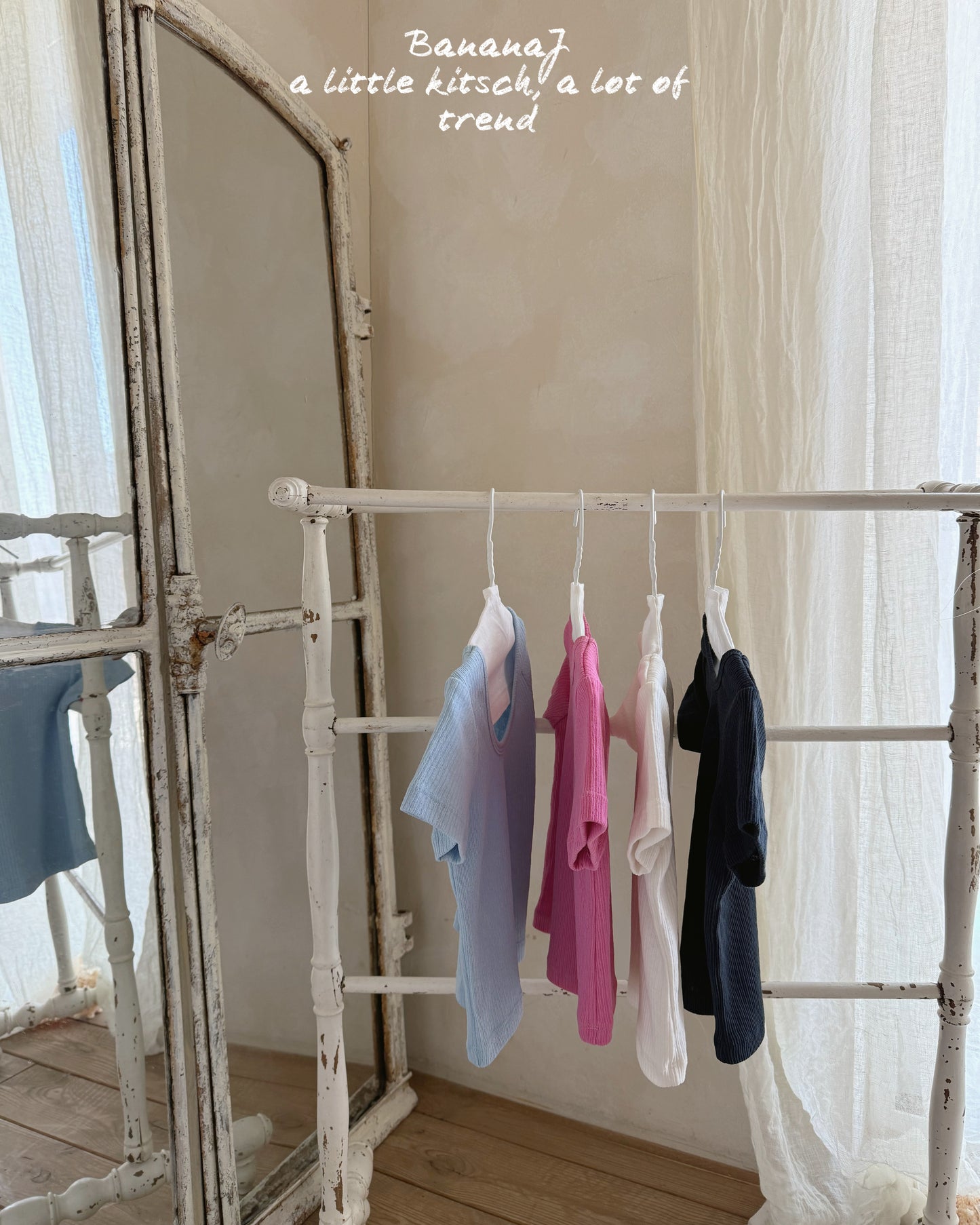 【PREORDER受付終了、ご希望はお問い合わせください。】21.Joy U-Neck Top
