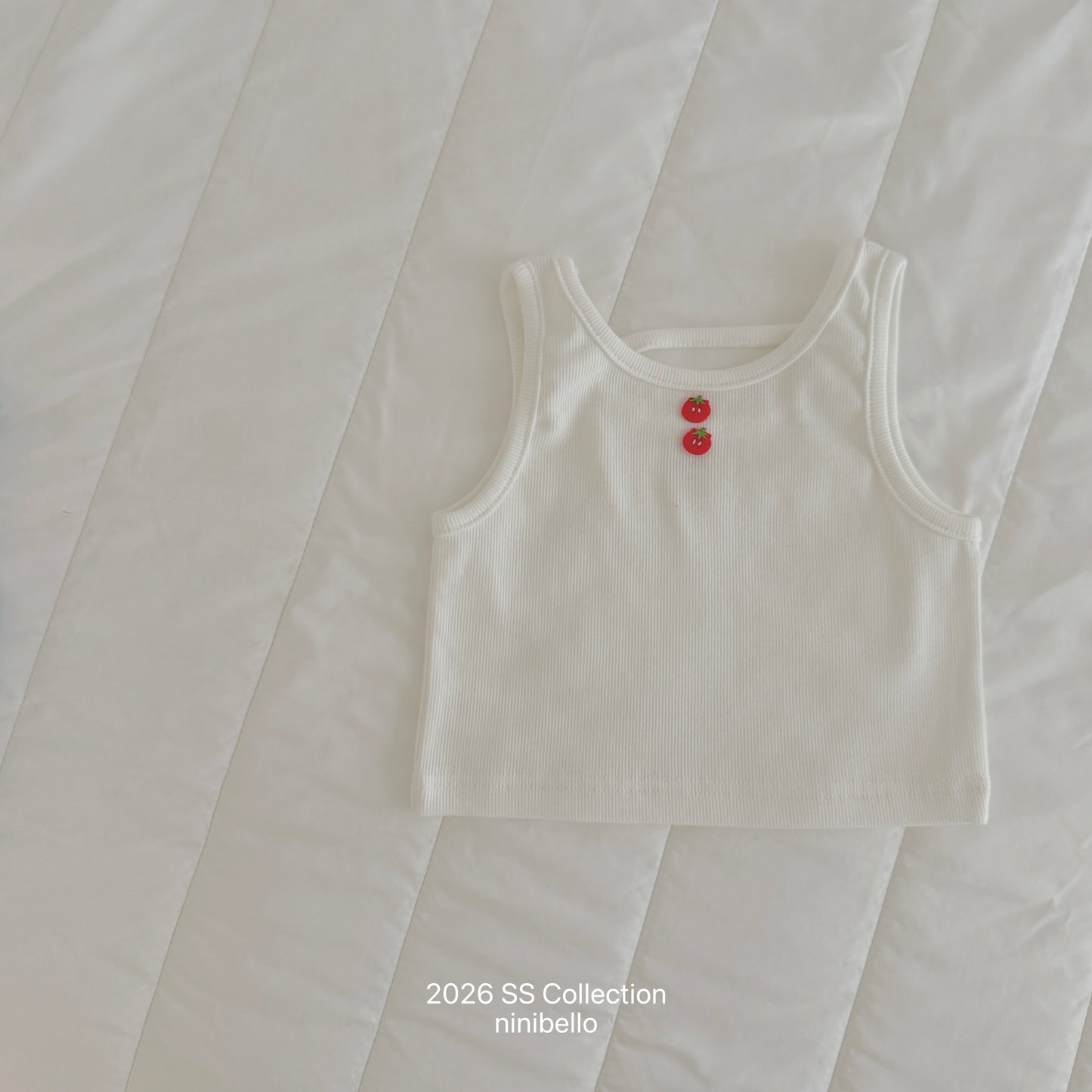 【PRE-ODER 10%OFF 〆6.30(火)】8.Tomato Button Sleeveless Tee