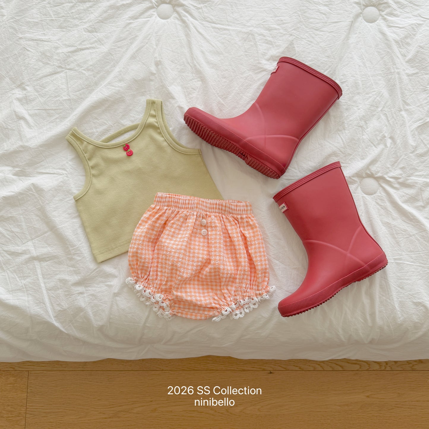【PRE-ODER 10%OFF 〆6.30(火)】6.(BEBE 6) Tomato Button Sleeveless Top
