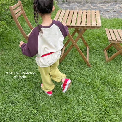 20.Little Raglan Sweatshirt