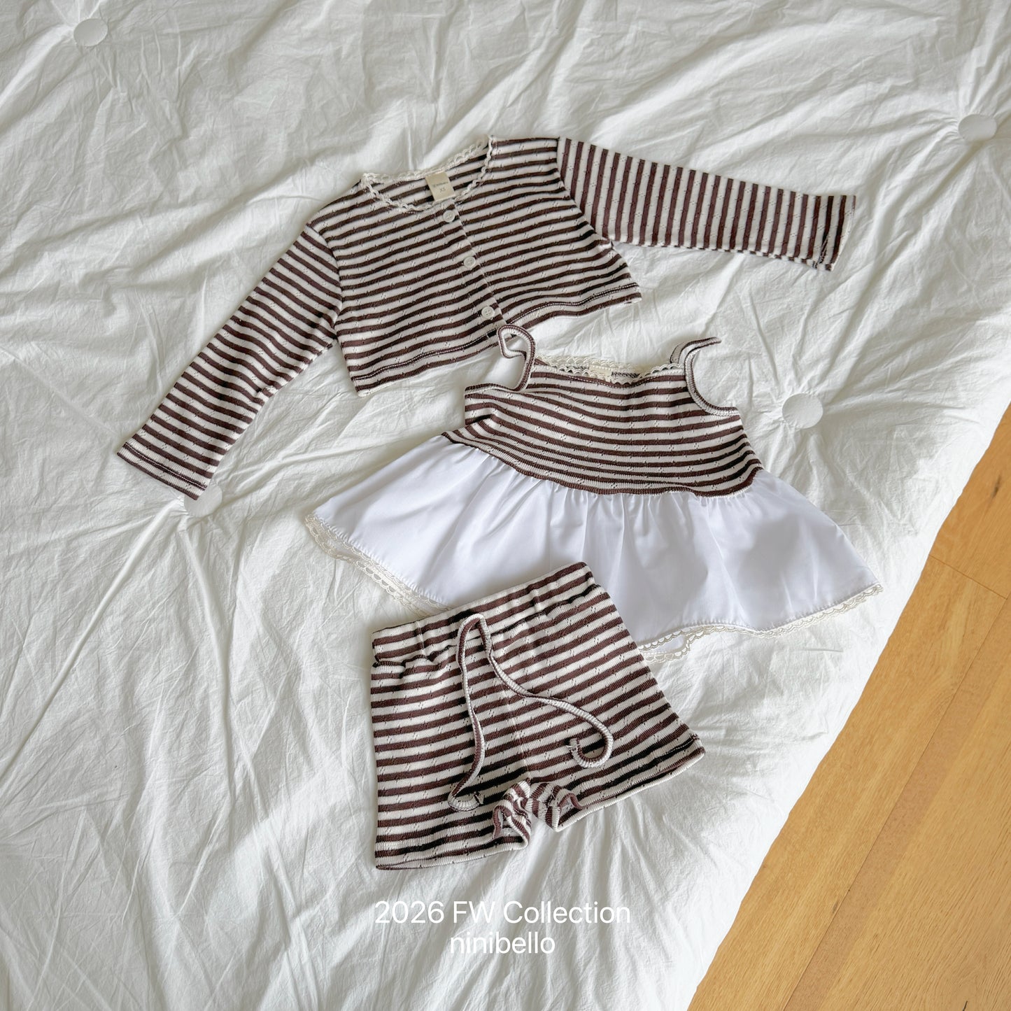 09.Tommy Striped Shorts