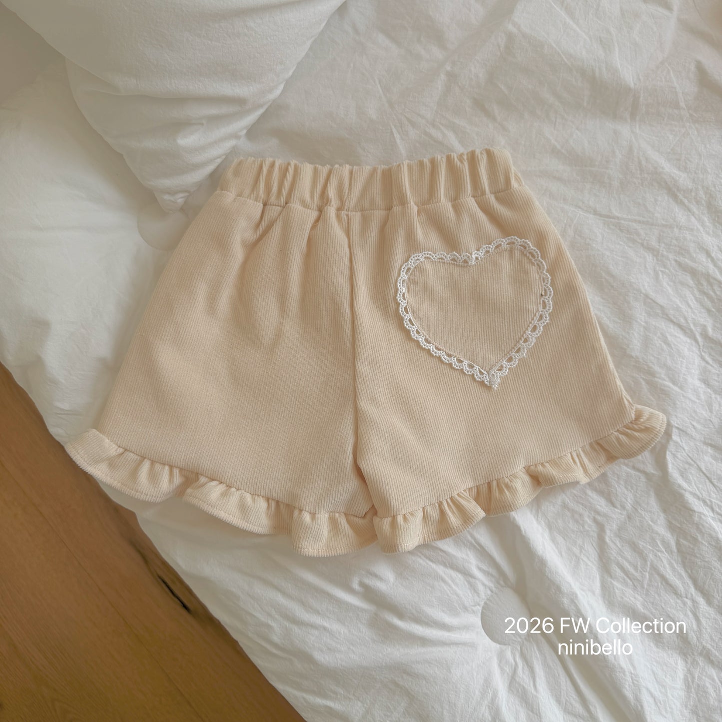 29.Heart Corduroy Frill Pants