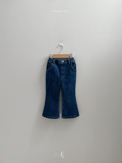 16.Berry Bootcut Denim