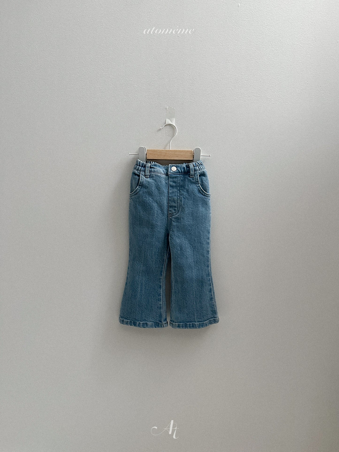 16.Berry Bootcut Denim