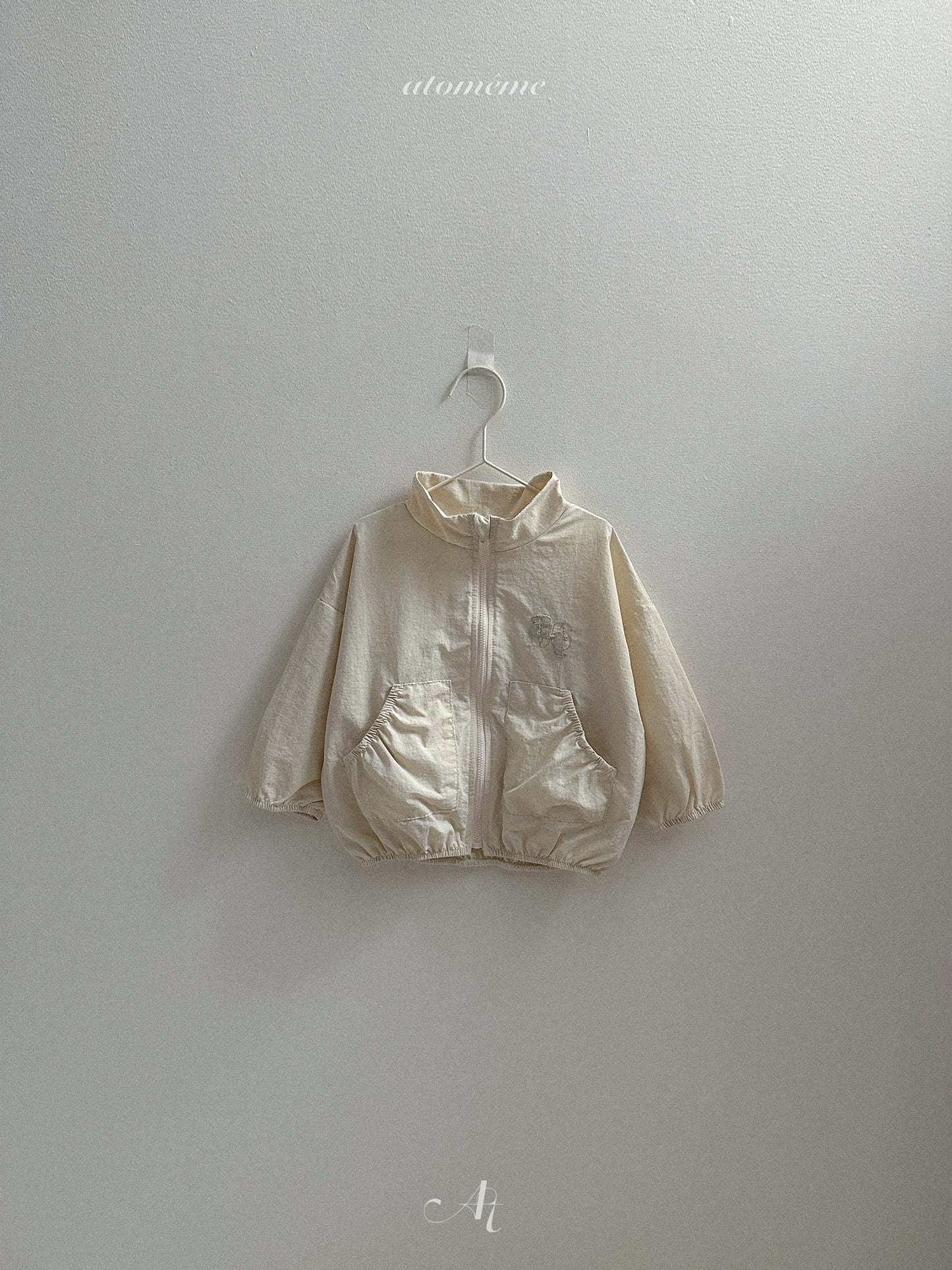 38.Windy Jacket