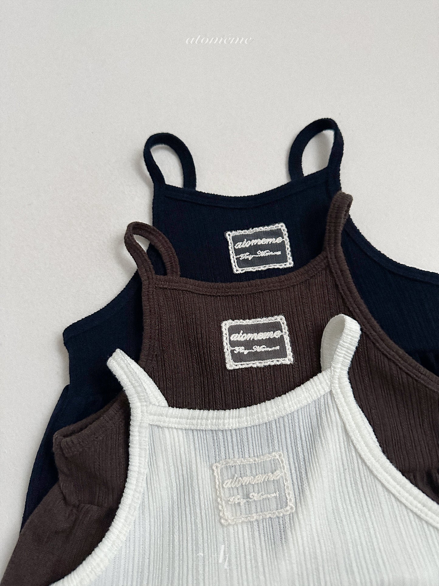 29.Clay Bustier