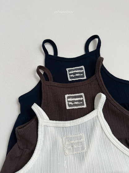 29.Clay Bustier