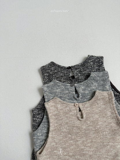 40.Nut Wool Vest