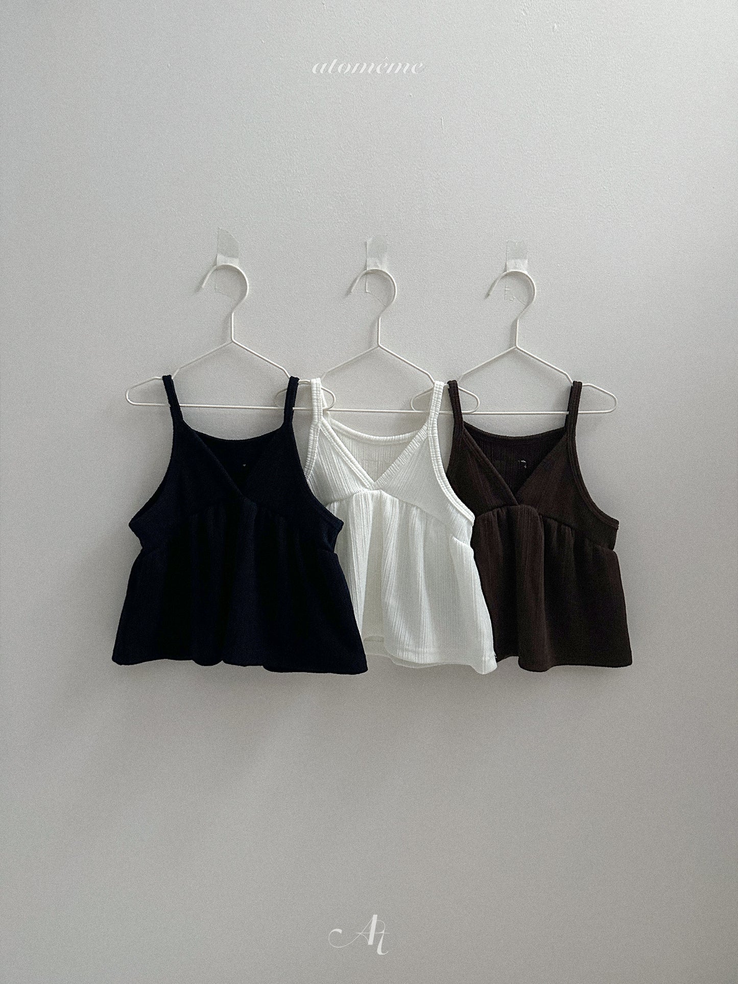 29.Clay Bustier