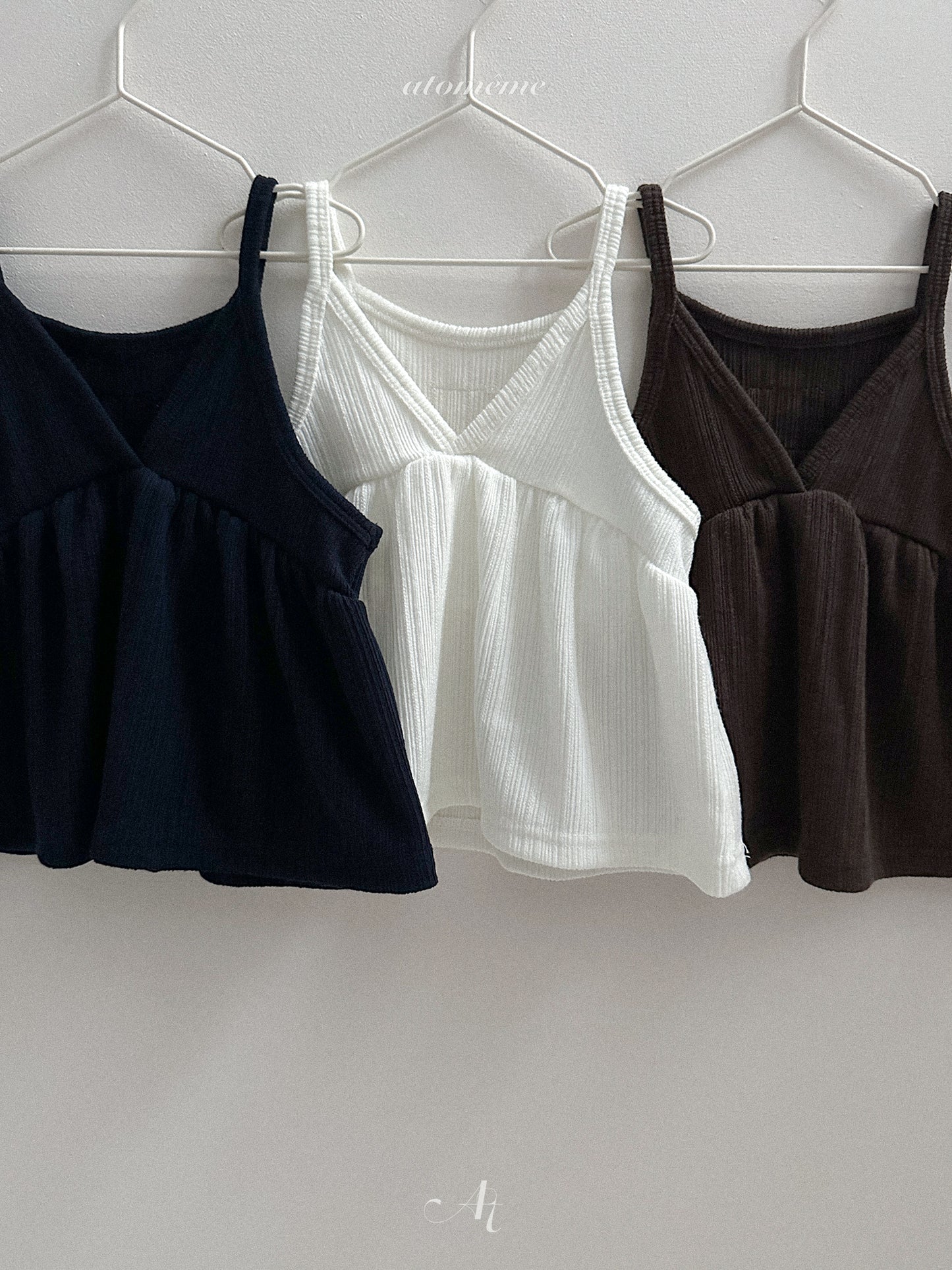 29.Clay Bustier