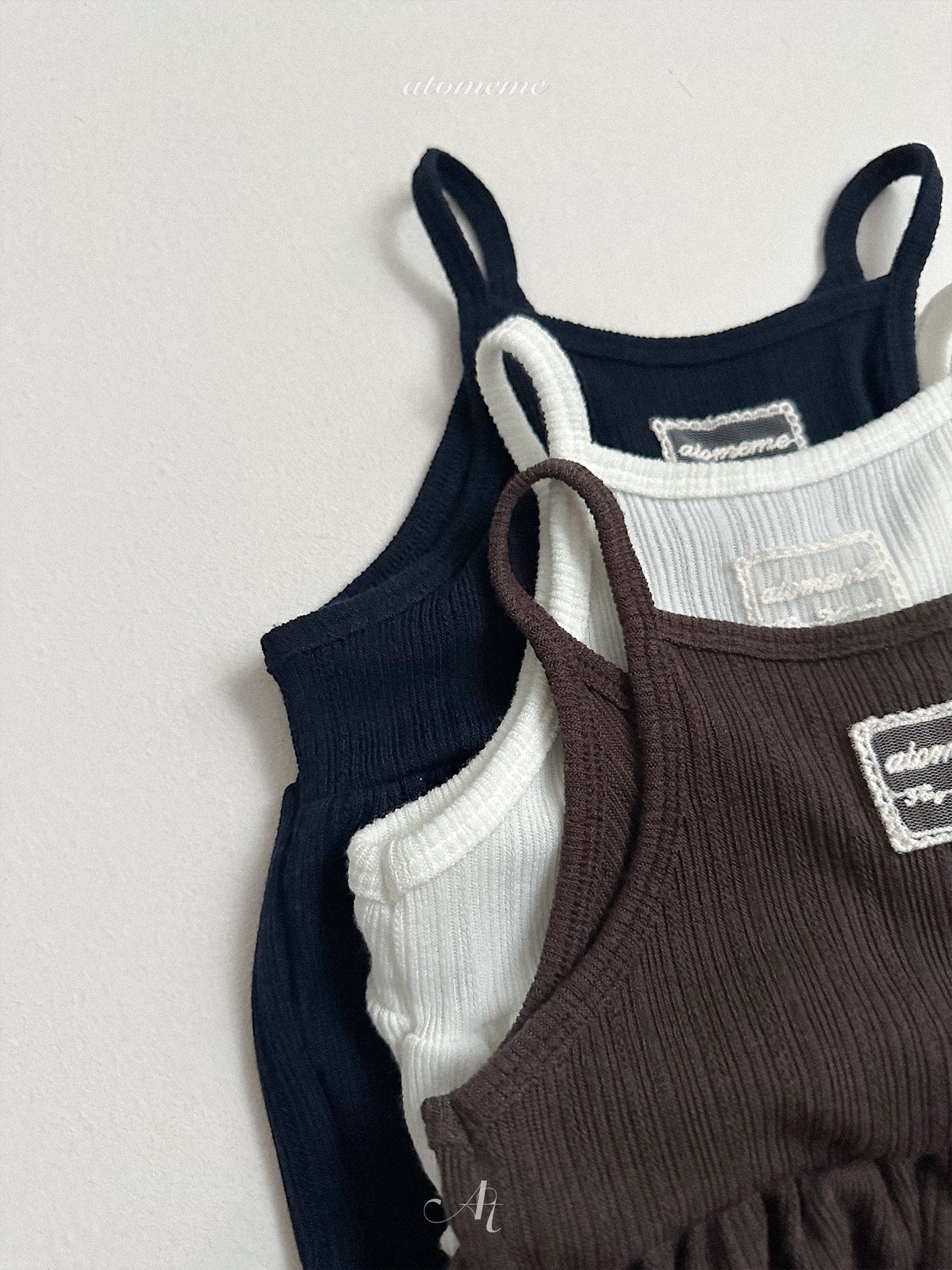 29.Clay Bustier
