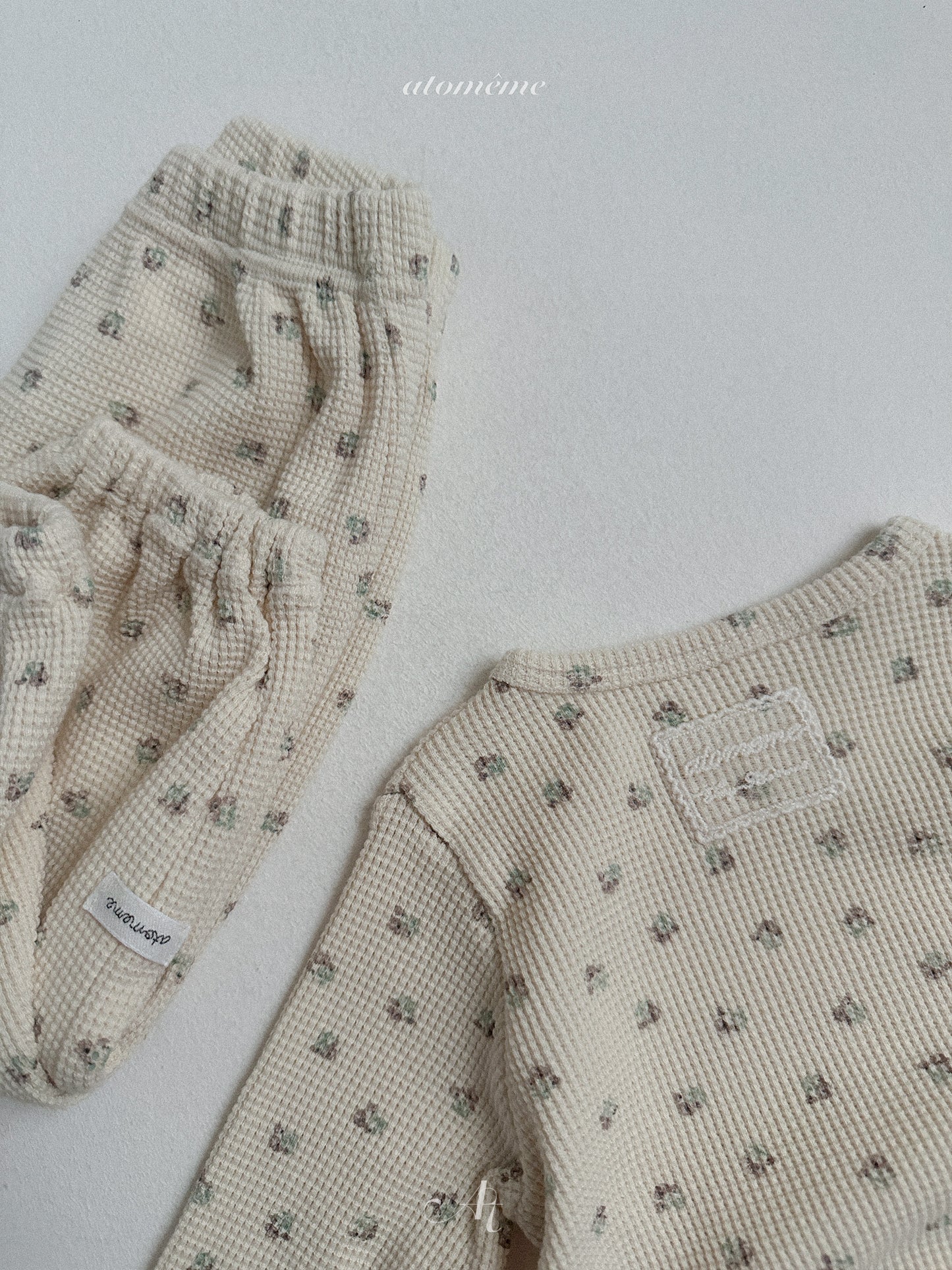 19.Latte T-Shirt