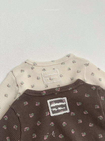 19.Latte T-Shirt