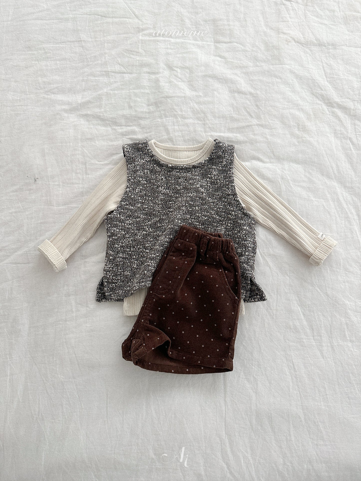 40.Nut Wool Vest