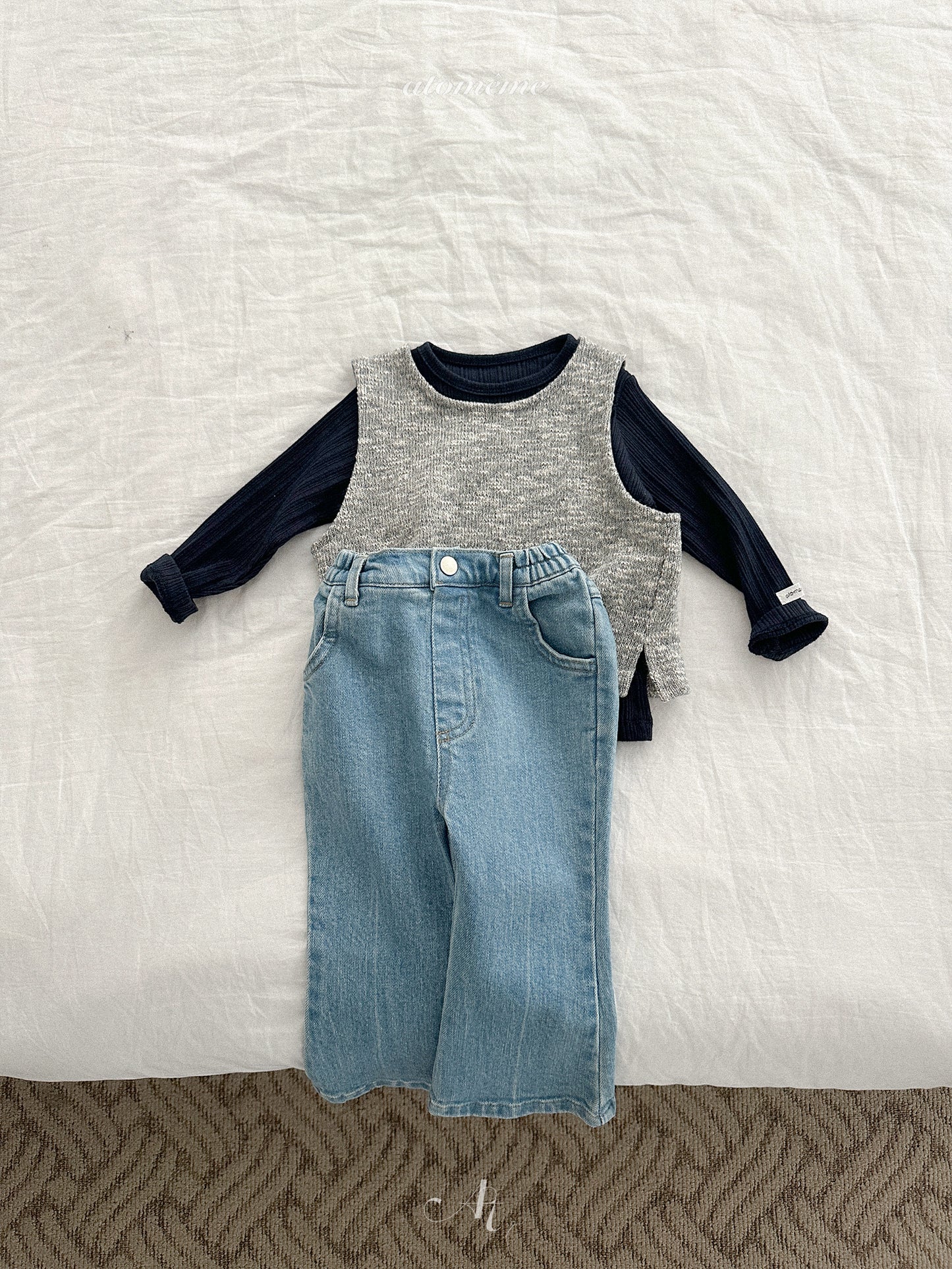 16.Berry Bootcut Denim