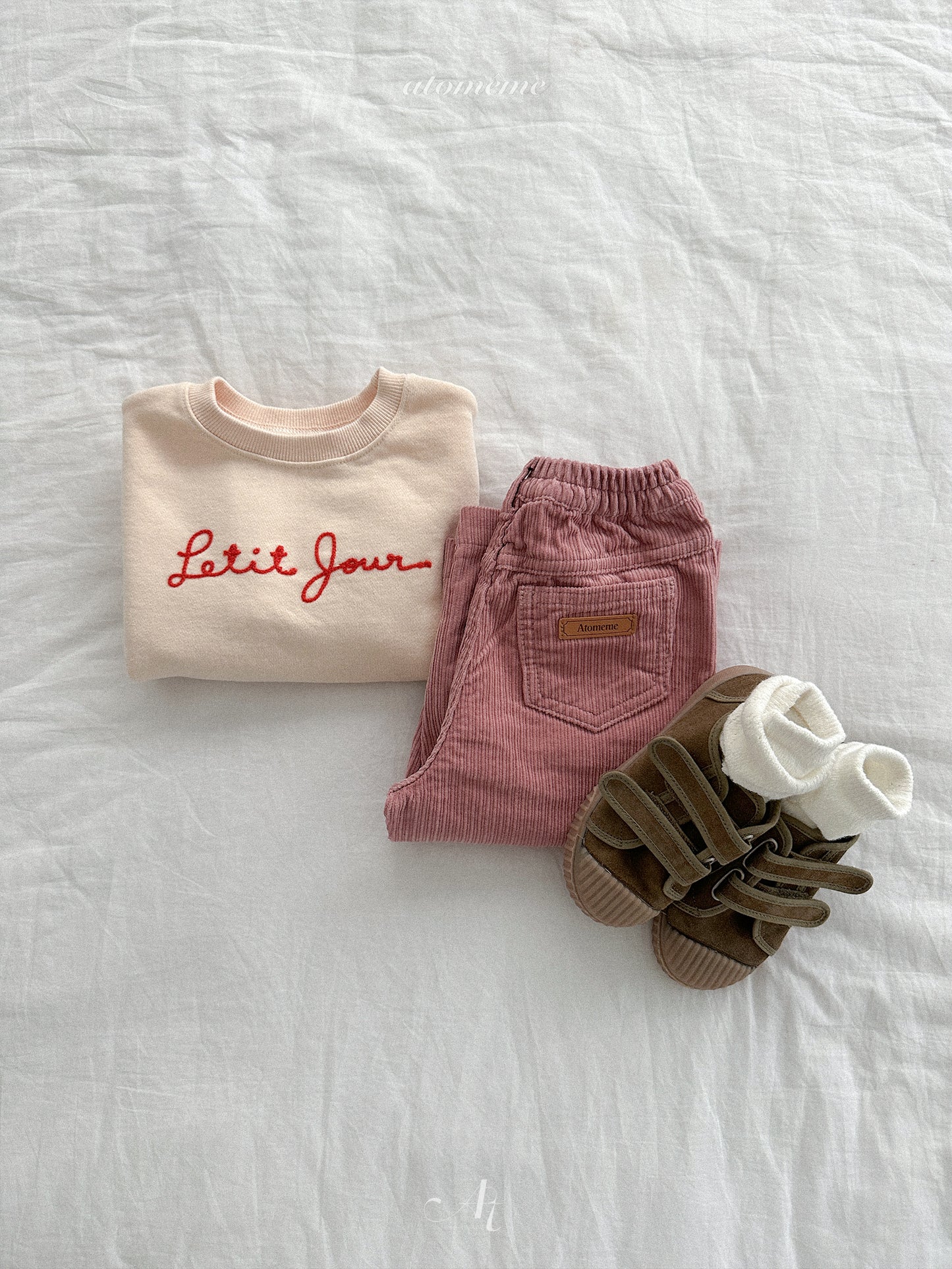 14.Crepe Corduroy Pants