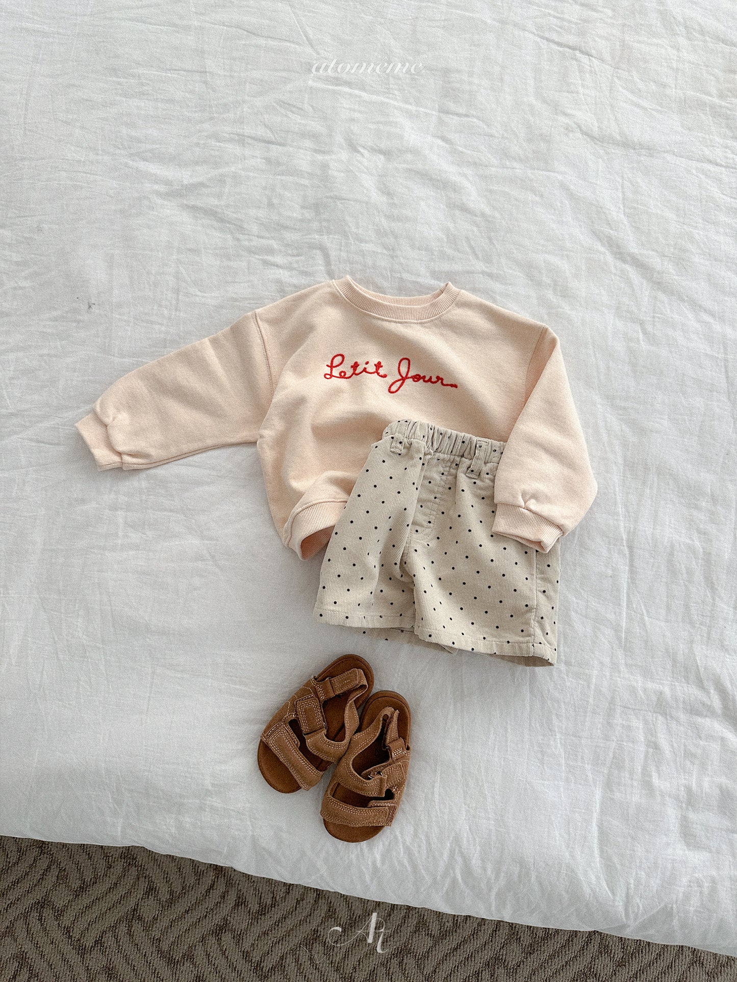 21.Dot Corduroy Pants