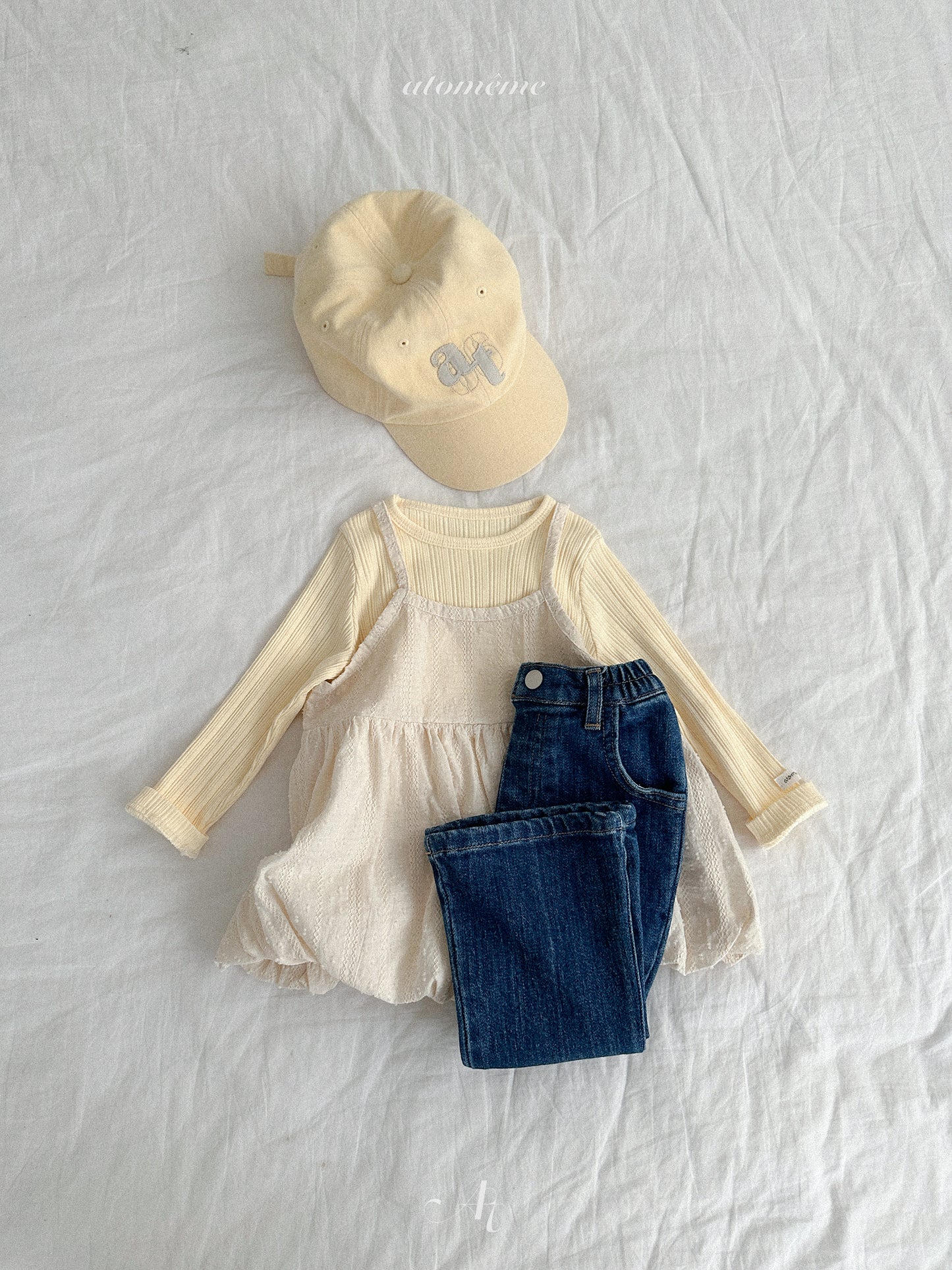 16.Berry Bootcut Denim