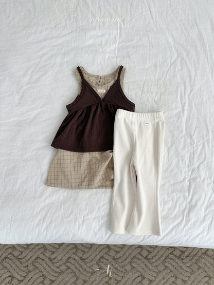 29.Clay Bustier