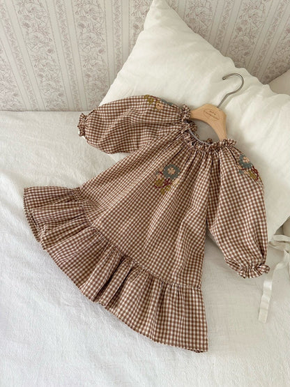 【秋のPRE-ODER 5%OFF】03. Olivia Embroidered Dress | monbebe