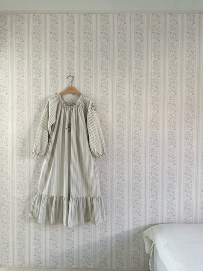 【秋のPRE-ODER 5%OFF】02. Olivia Embroidered Dress (Adult) | monbebe