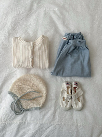22.Eyelet Cardigan