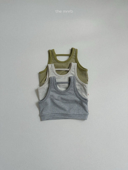 27.Etty Vest