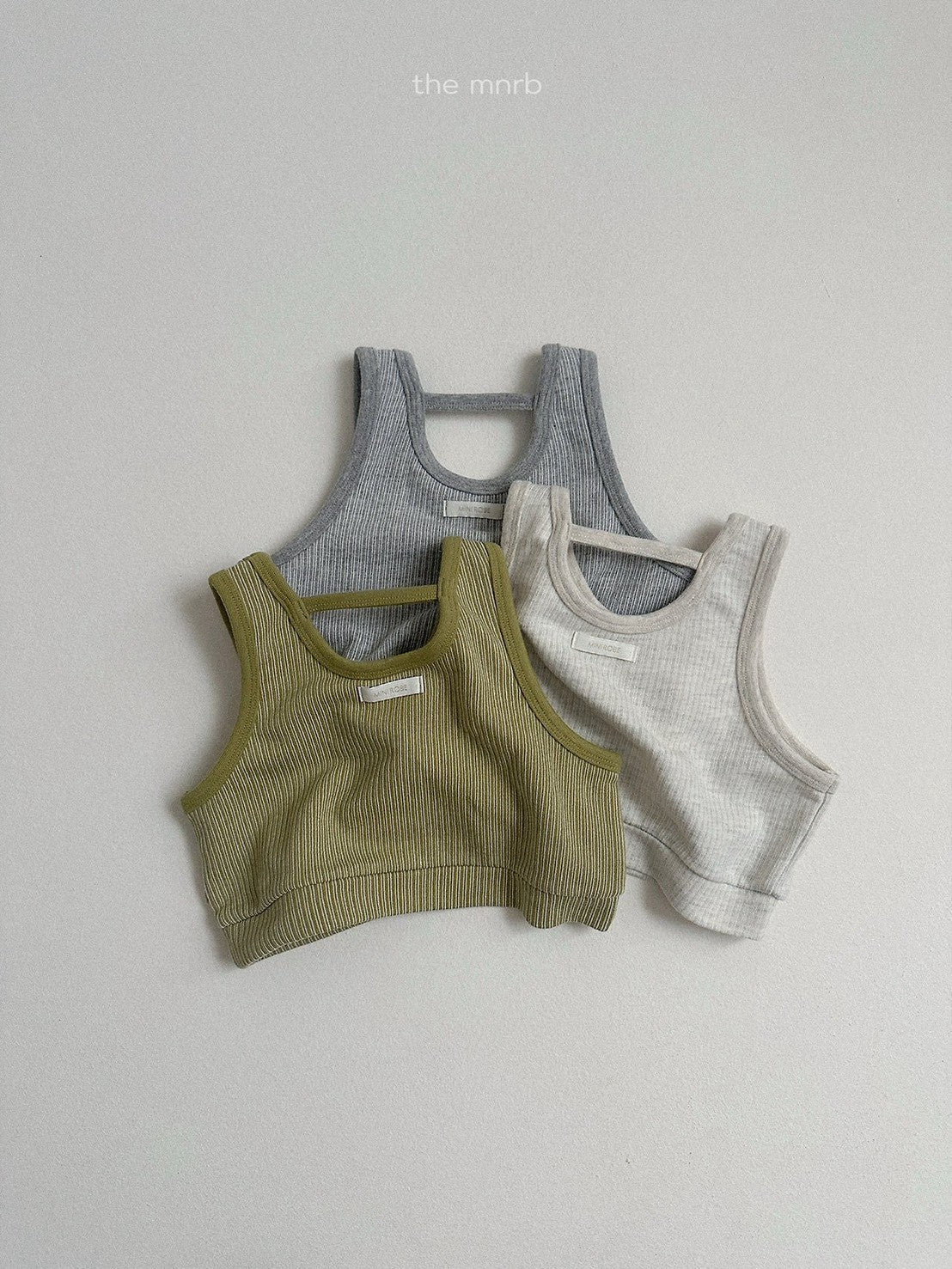 27.Etty Vest