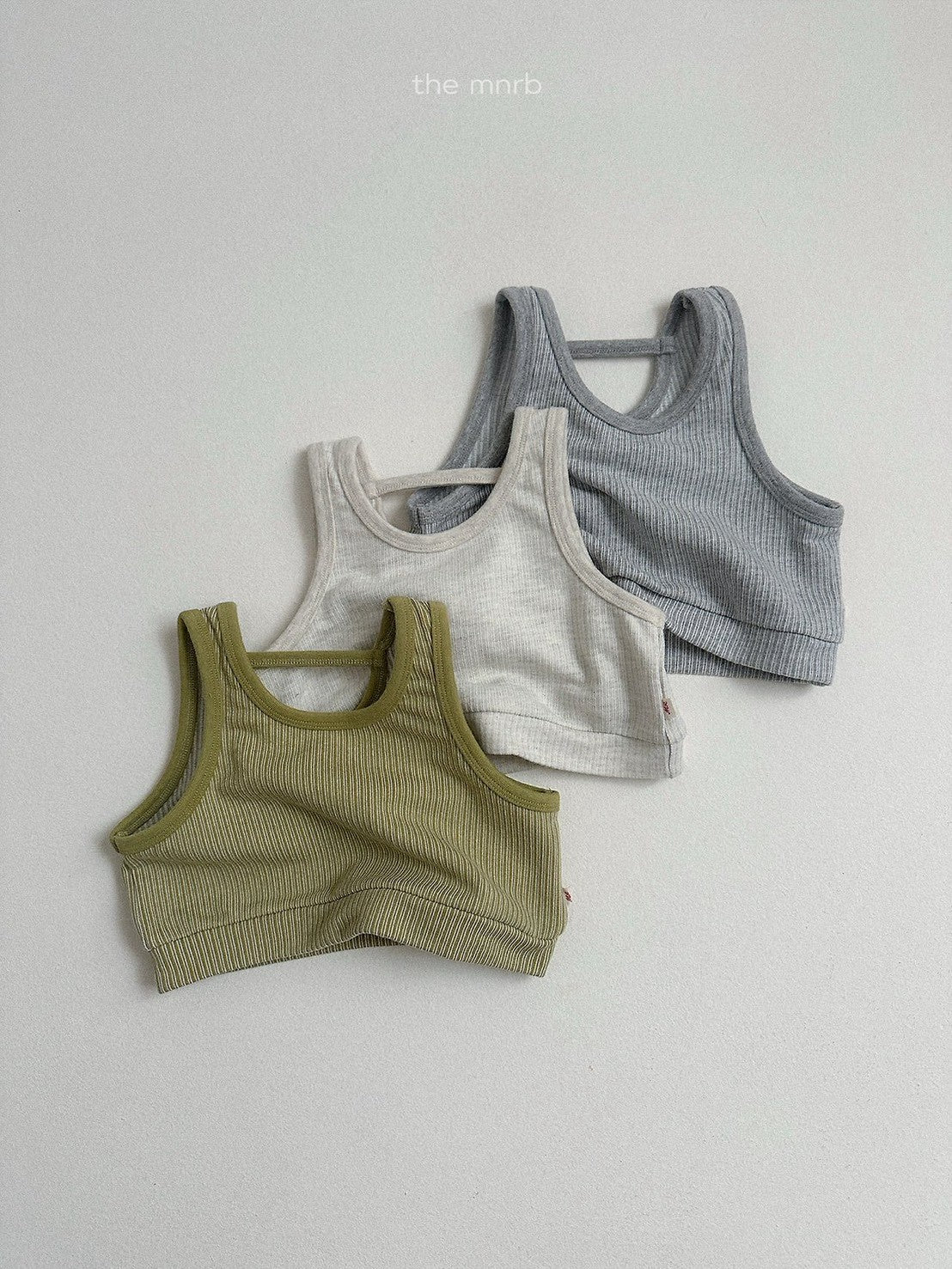 27.Etty Vest
