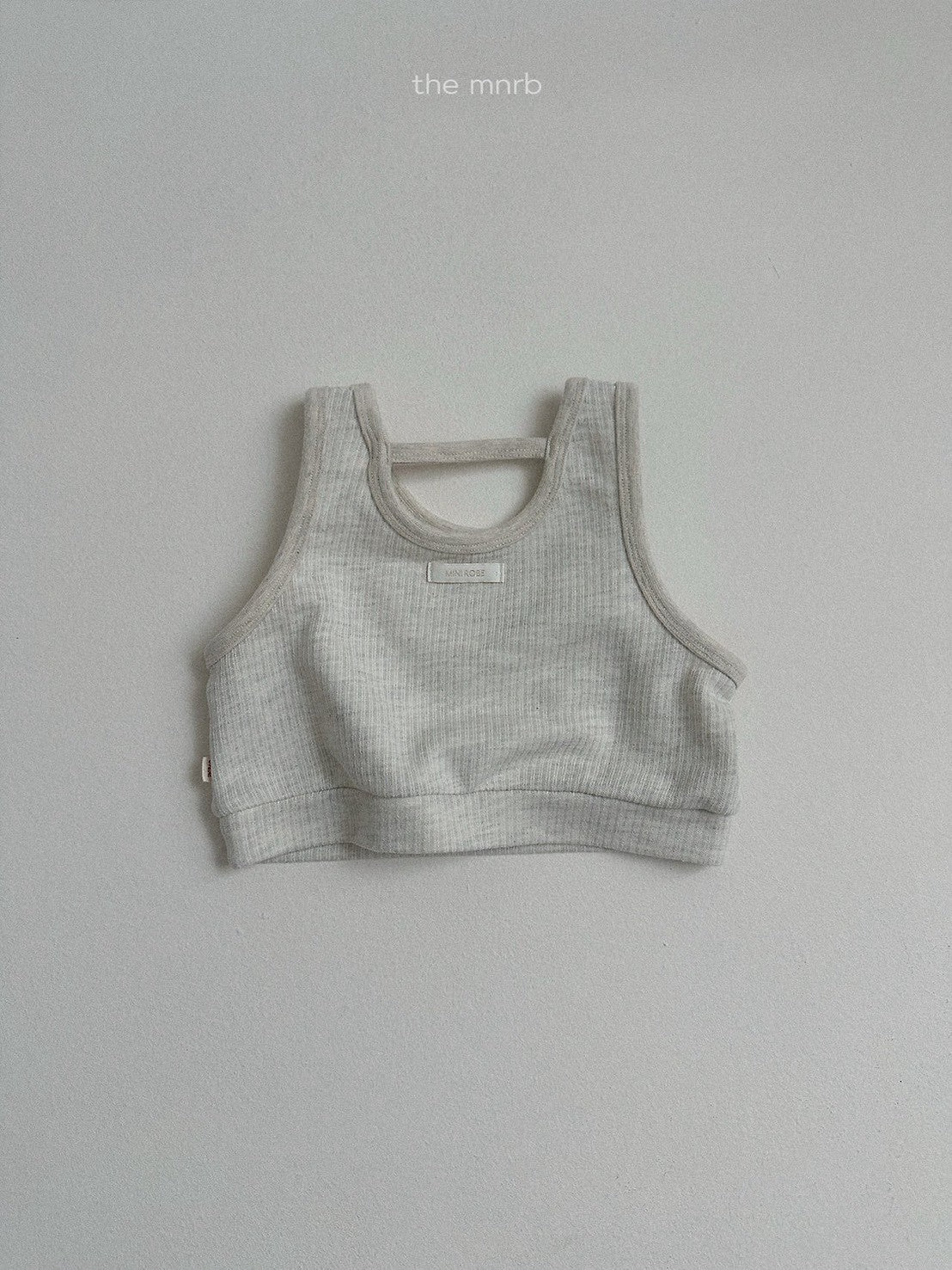 27.Etty Vest