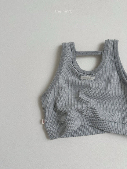 27.Etty Vest