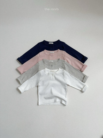 32.Kylie Henley T-Shirt