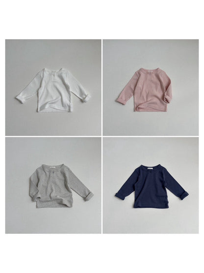 32.Kylie Henley T-Shirt