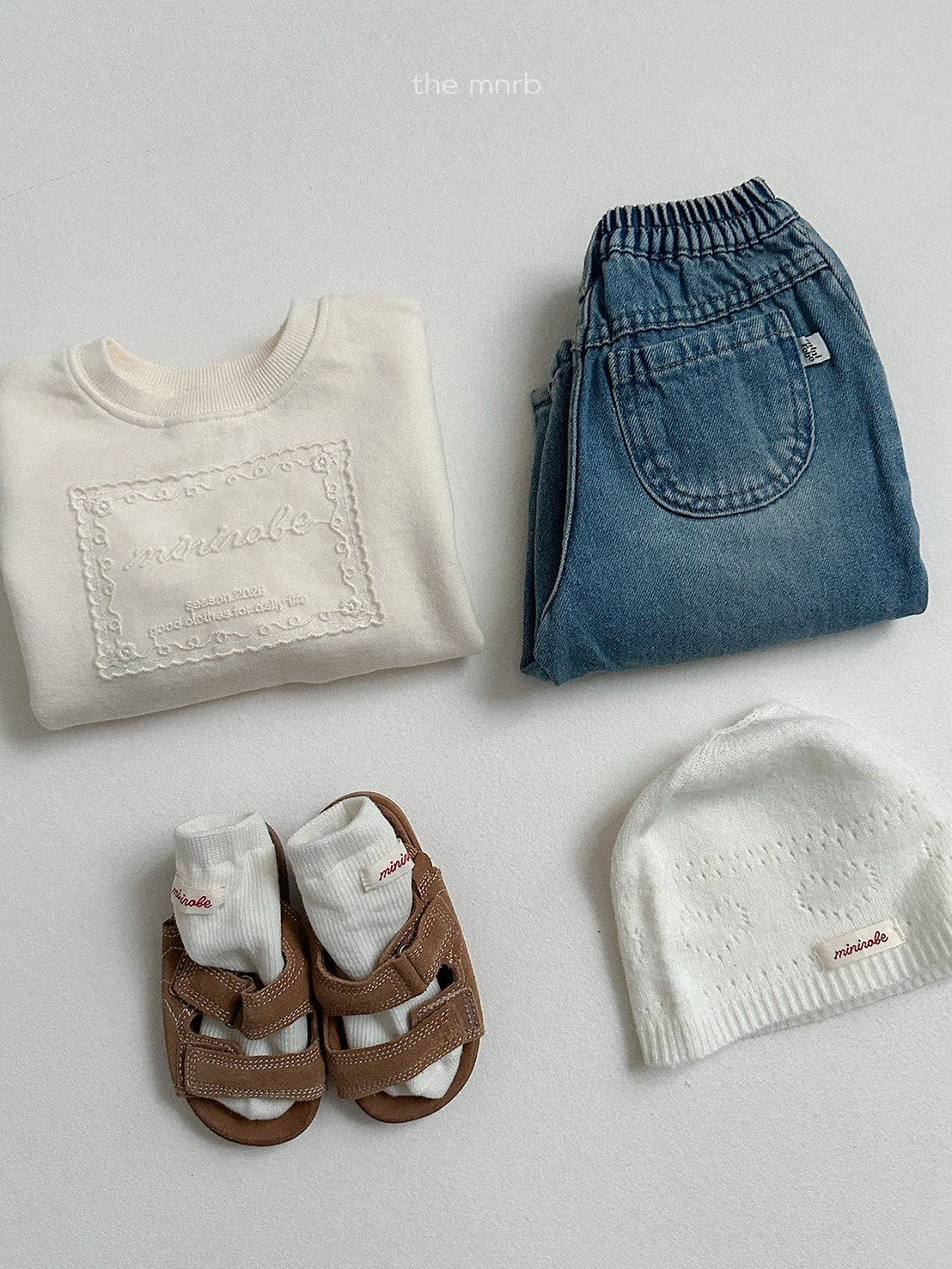 20.Stitch Denim Jogger Pants